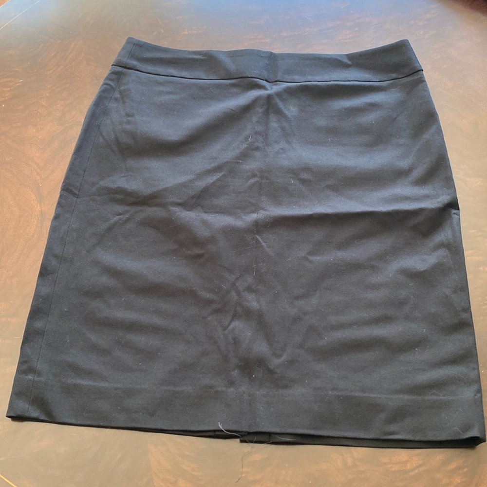 Black banana republic pencil skirt